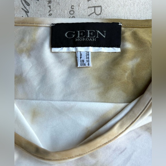 One-Shoulder Watercolor Top
US 8
Like New / Never Worn
Made in Italy - Picture 10 of 11